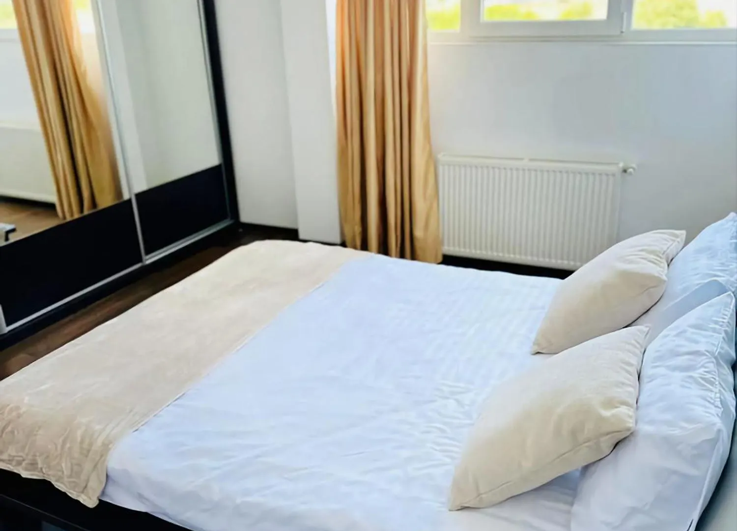 Moon Modern Apartment Bucharest